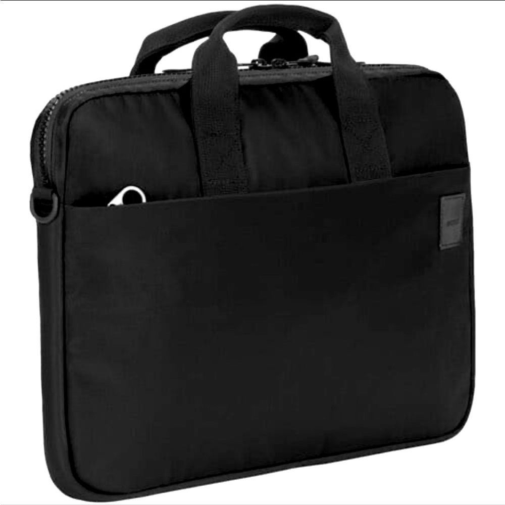 Selling this awesome Incase brand laptop bag with a removable padded strap.